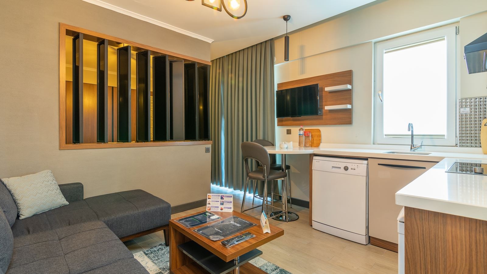 rooms-studio-corner-oda