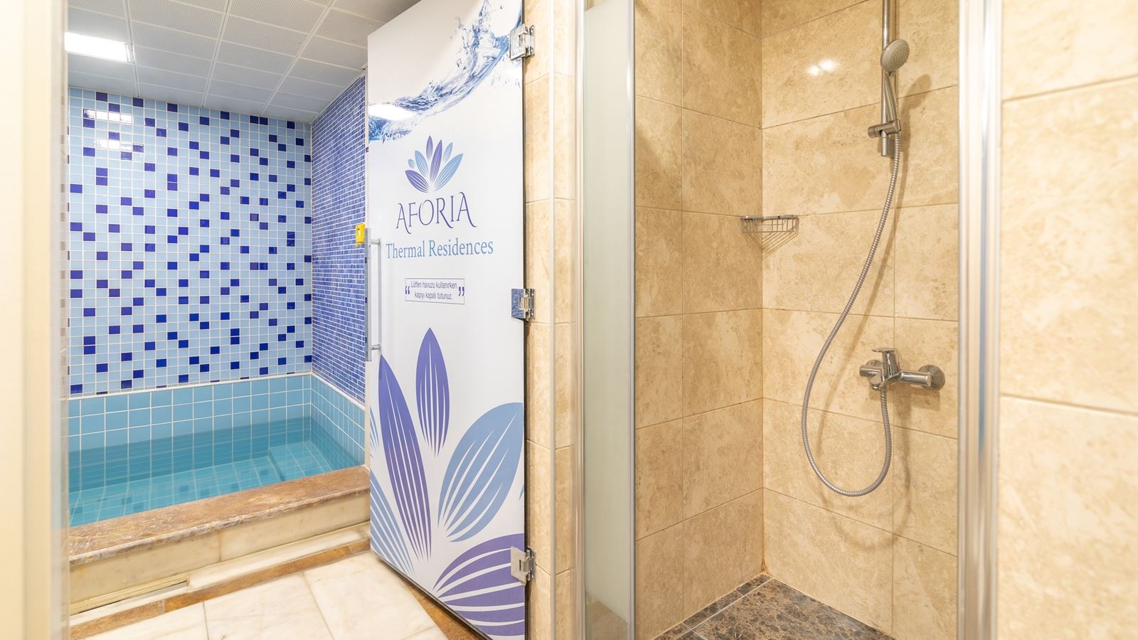 rooms-family-suit-road-wiew