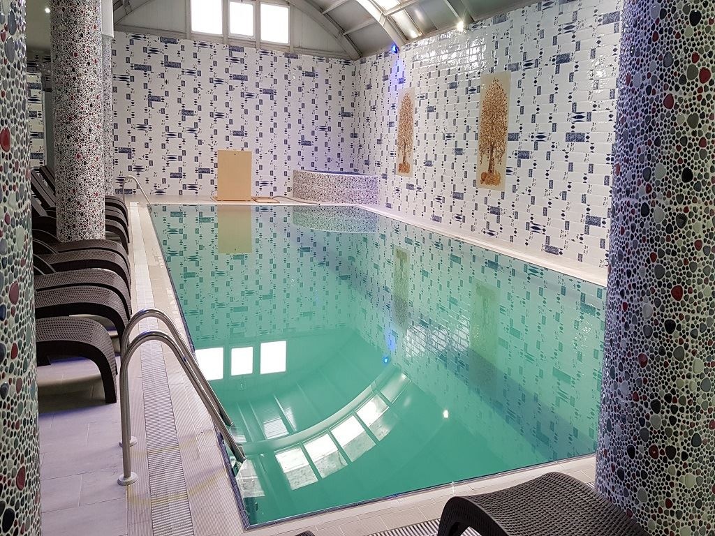 pools-indoor-pool