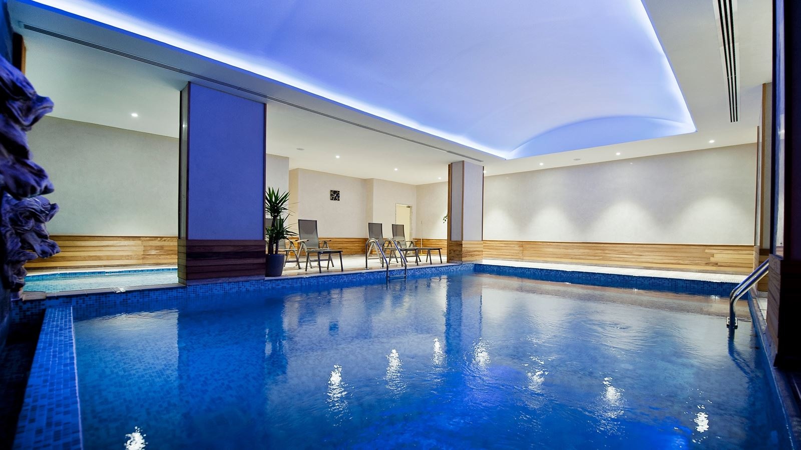 pools-indoor-pool