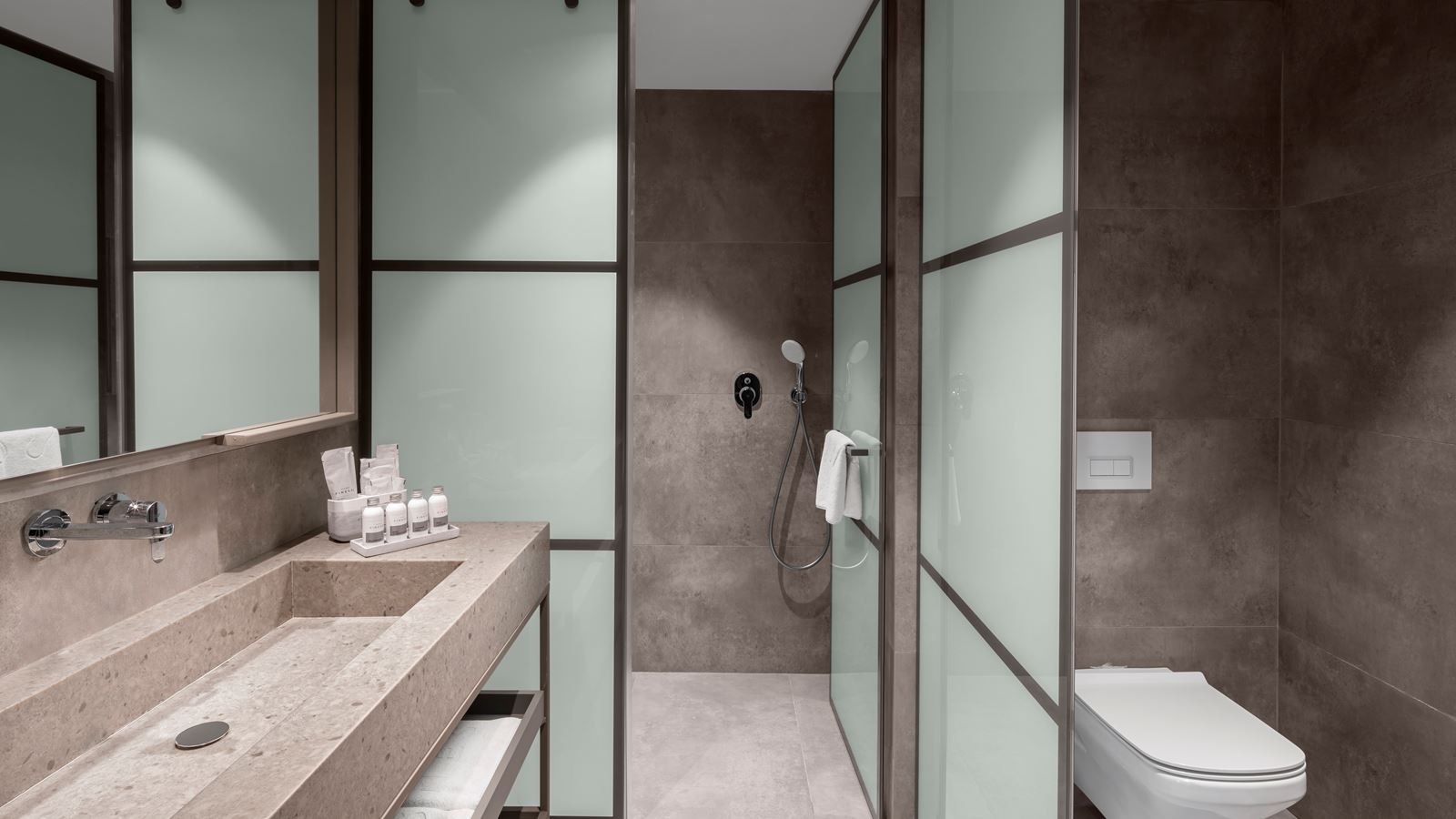 rooms-family-suite-swim-up-land-view