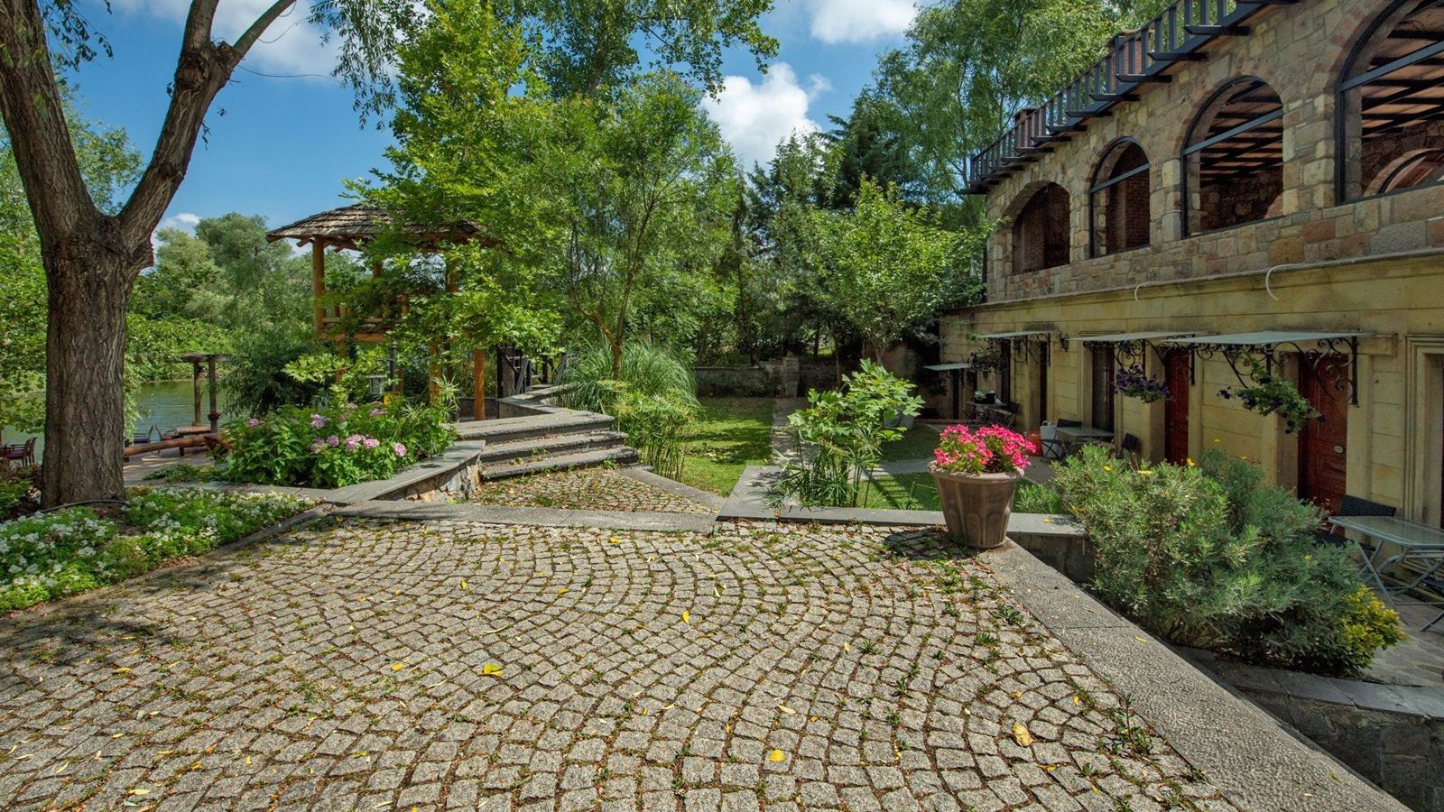 general-main-building