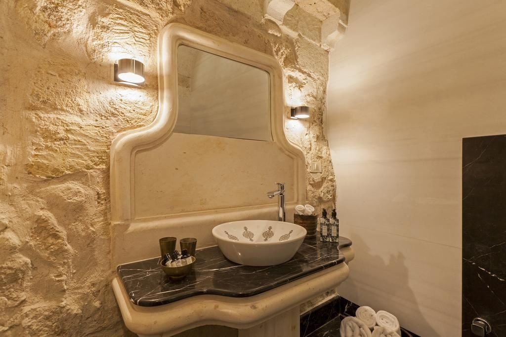 rooms-chapelle-king-room