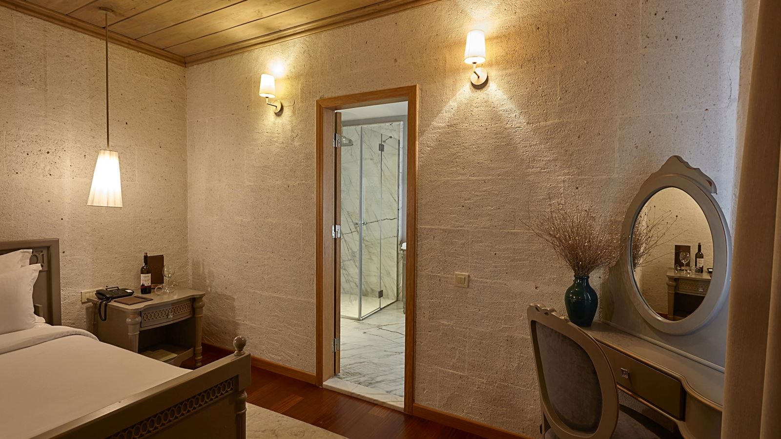 rooms-deluxe-king-suite