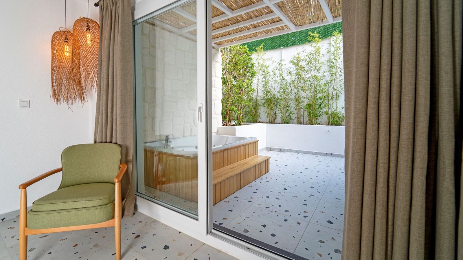 rooms-karbel-classic-room-with-jacuzzi