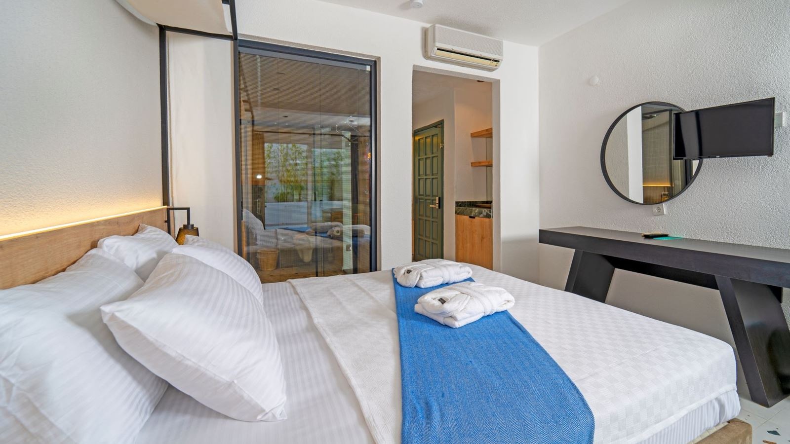 rooms-karbel-classic-room-with-jacuzzi