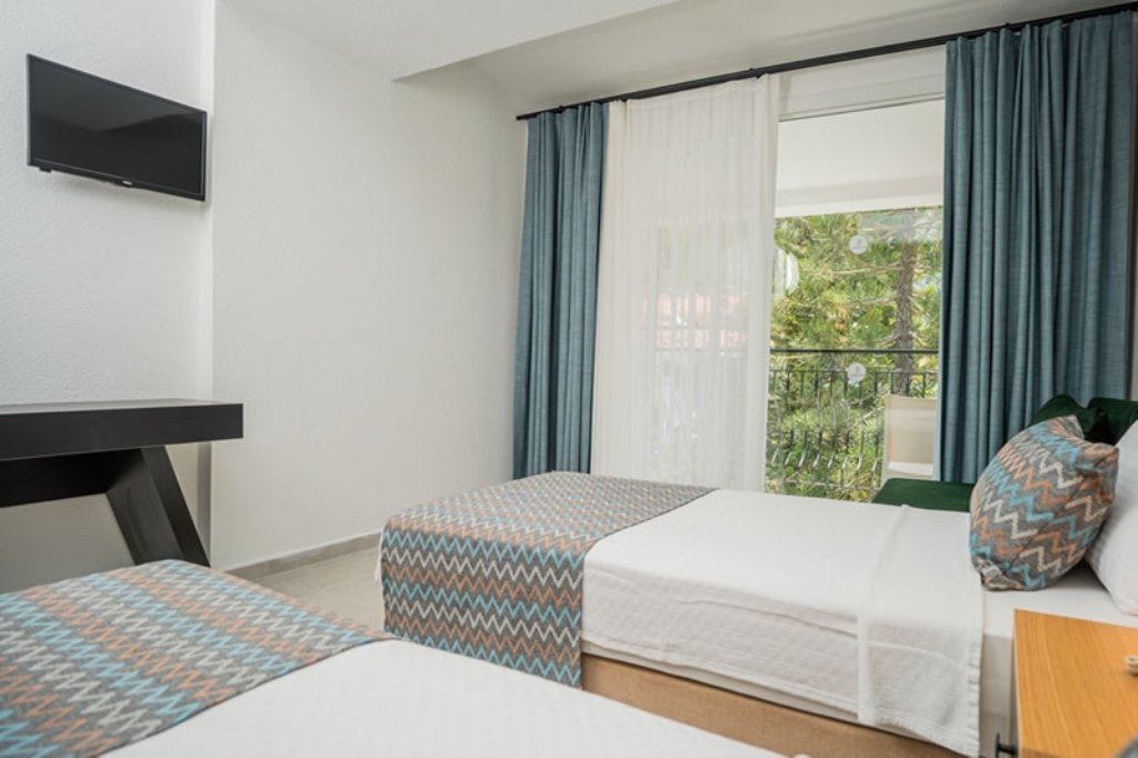 rooms-large-superior-twin-room