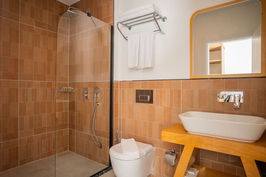 rooms-large-superior-twin-room