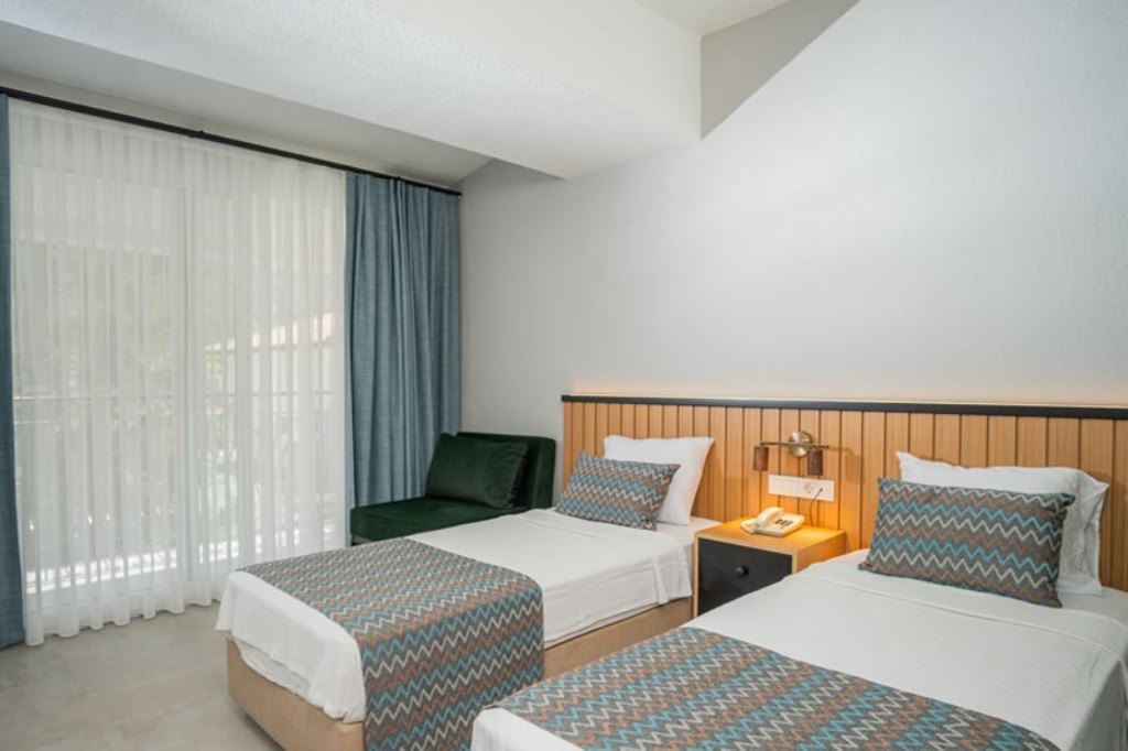 rooms-large-superior-twin-room