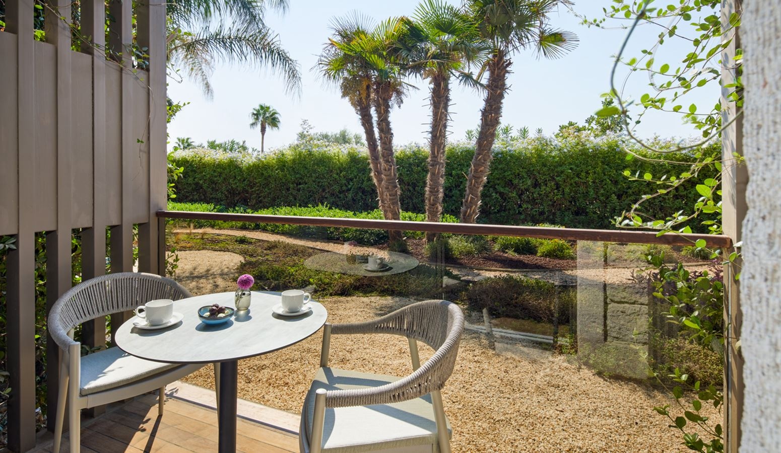 rooms-comfort-premium-room-garden-view