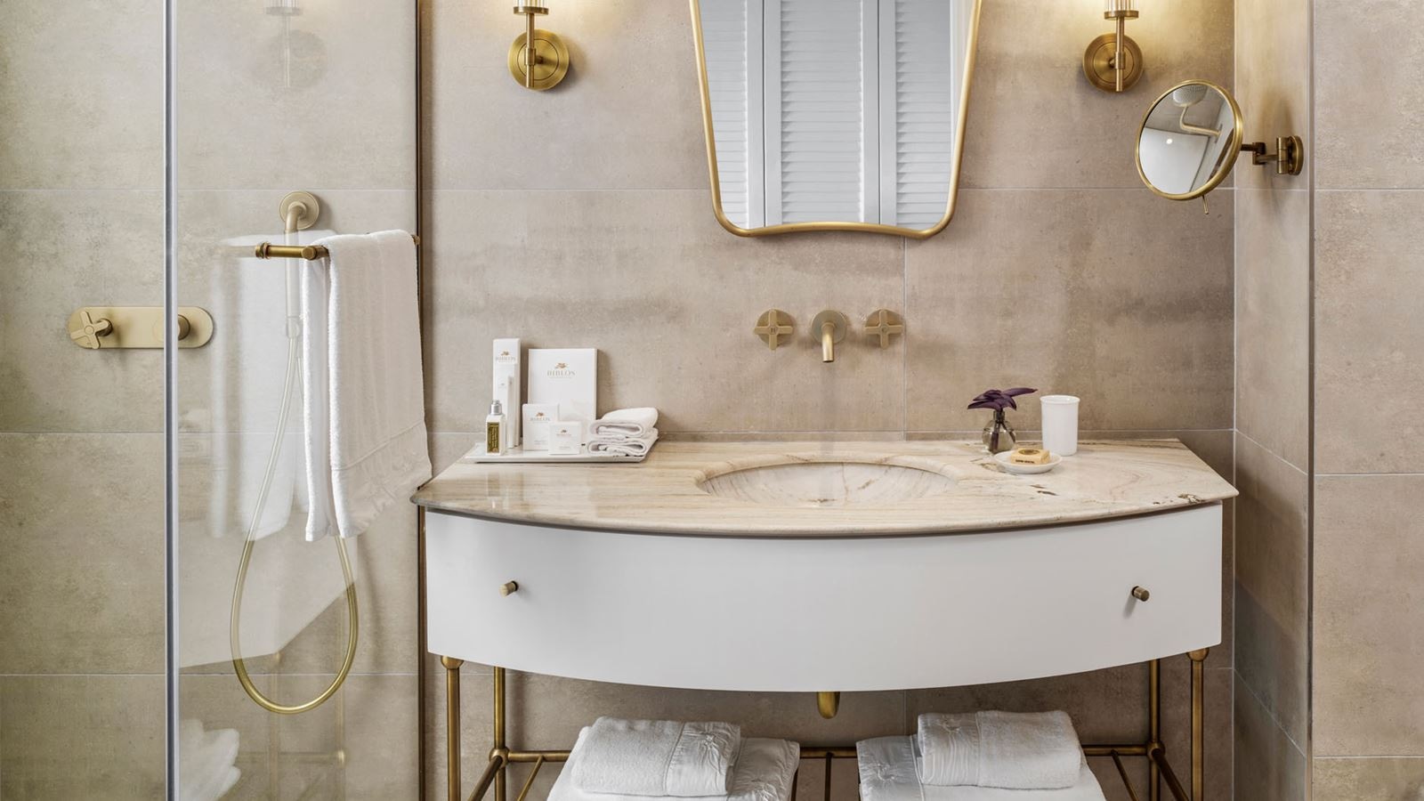 rooms-comfort-room-land-view