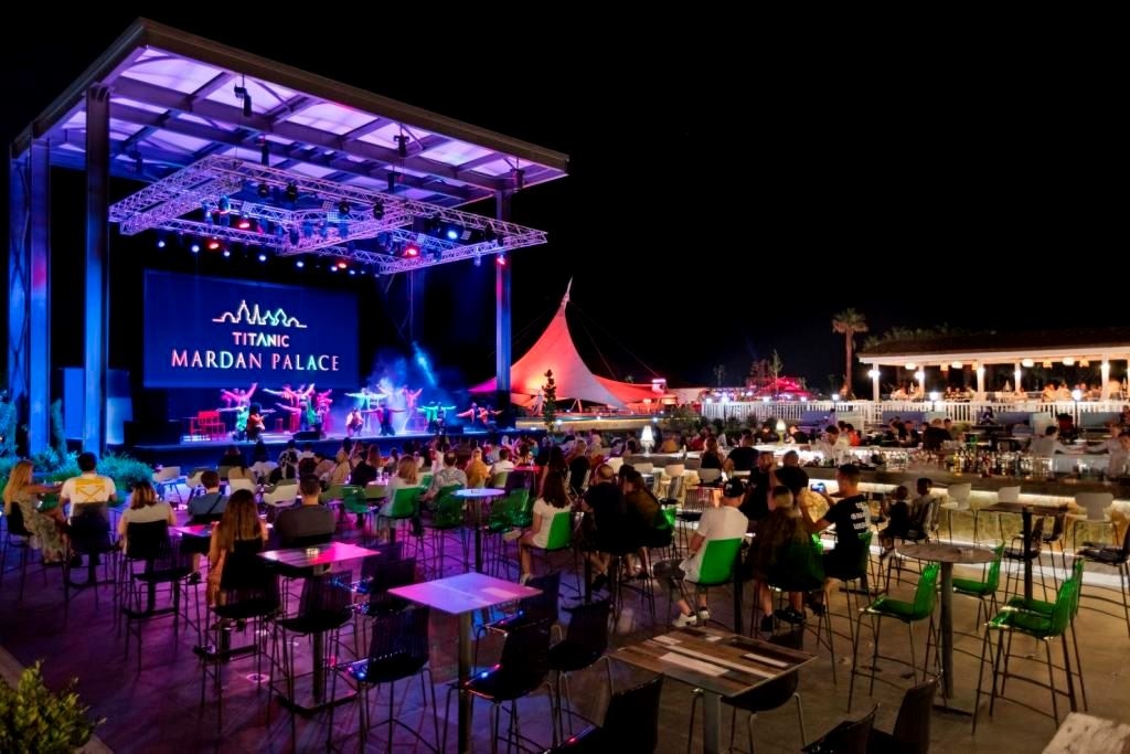 bars-nevizade-square-bar