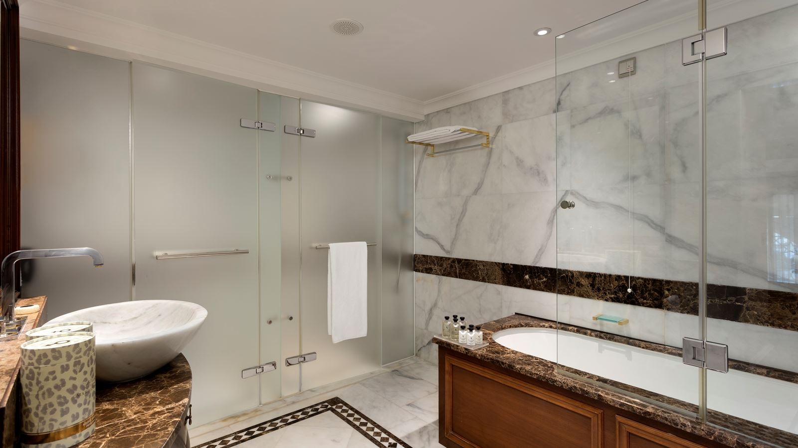 rooms-premium-pool-duplex-suite-with-swim-up