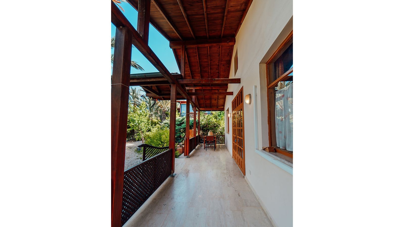 rooms-wooden-bungalow-studio