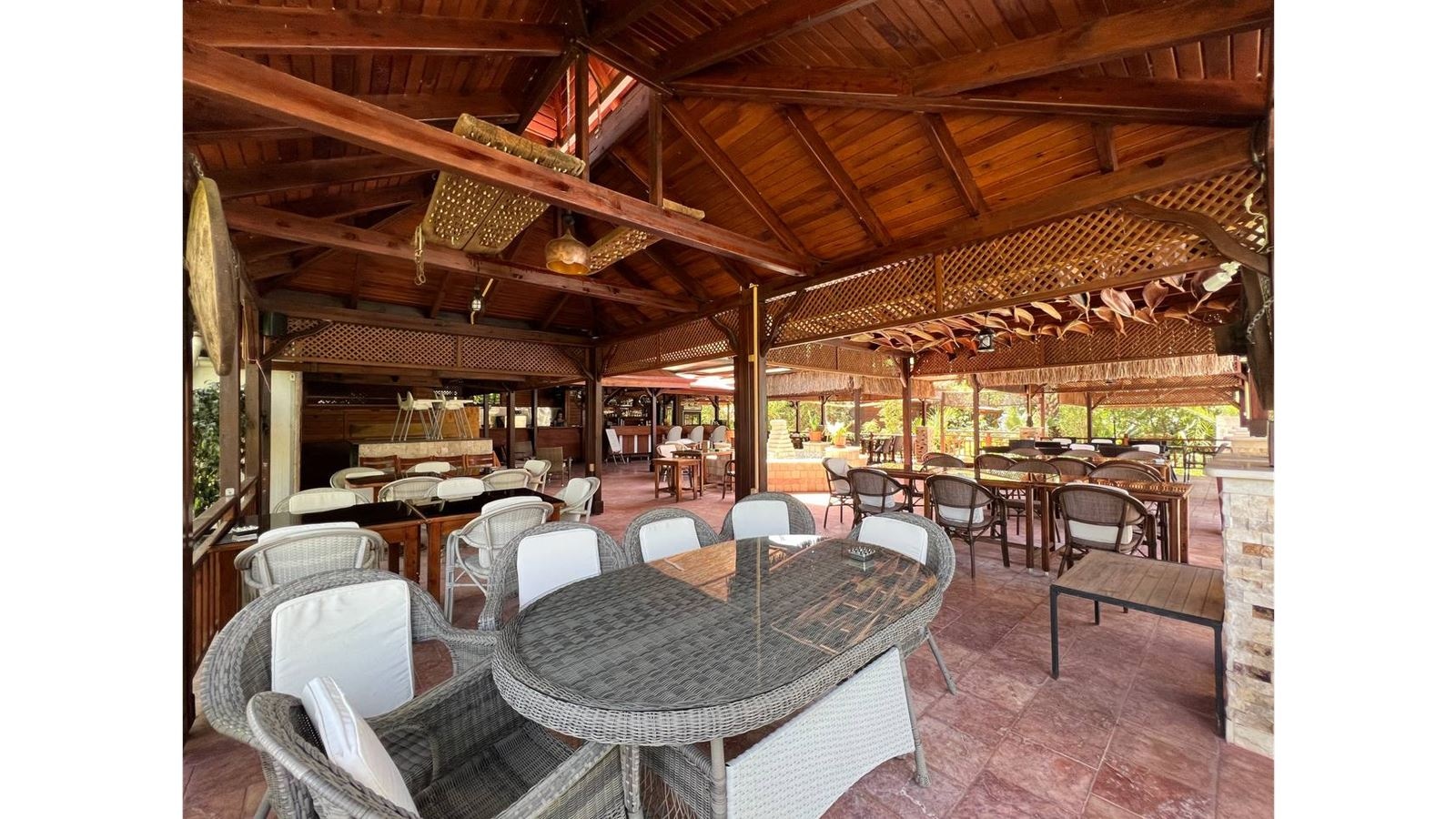 restaurants-azur-hotel-restorant