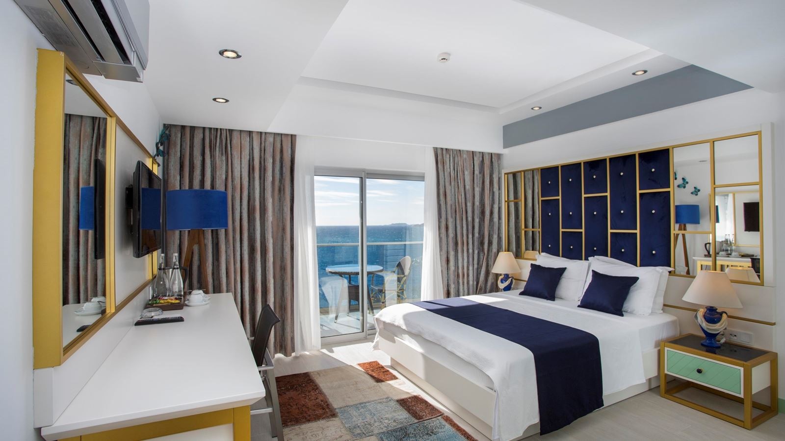 rooms-deluxe-sea-view-room