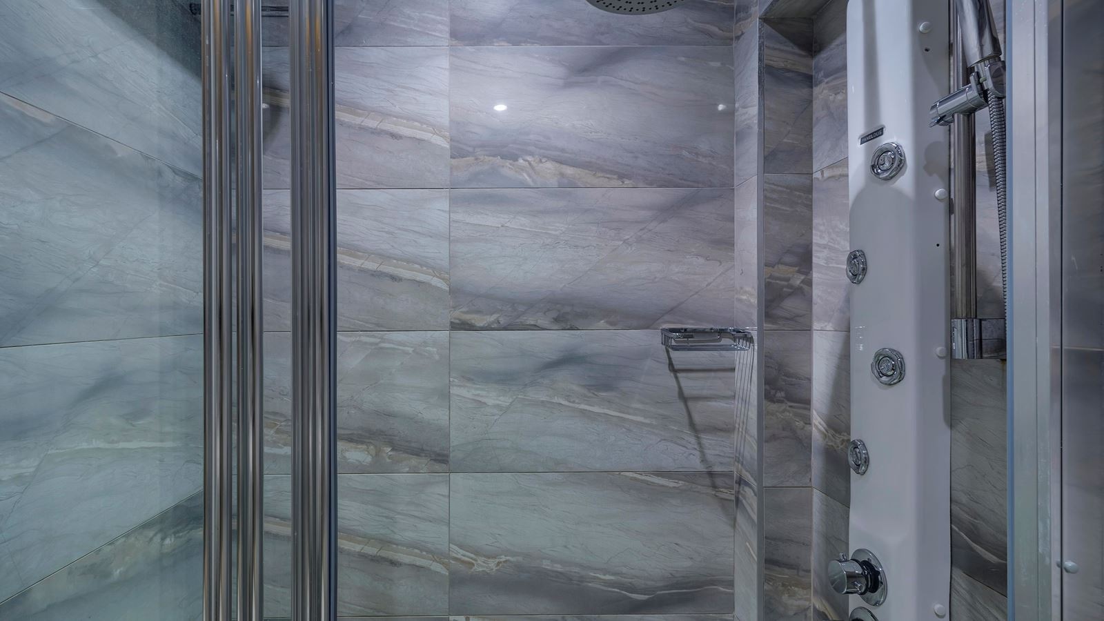 rooms-deluxe-sea-view-room