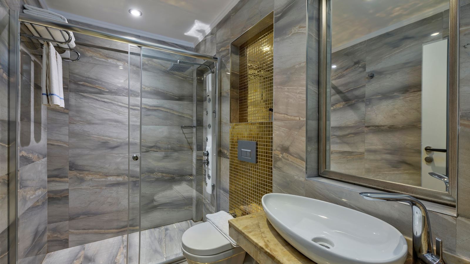 rooms-deluxe-room-sea-side