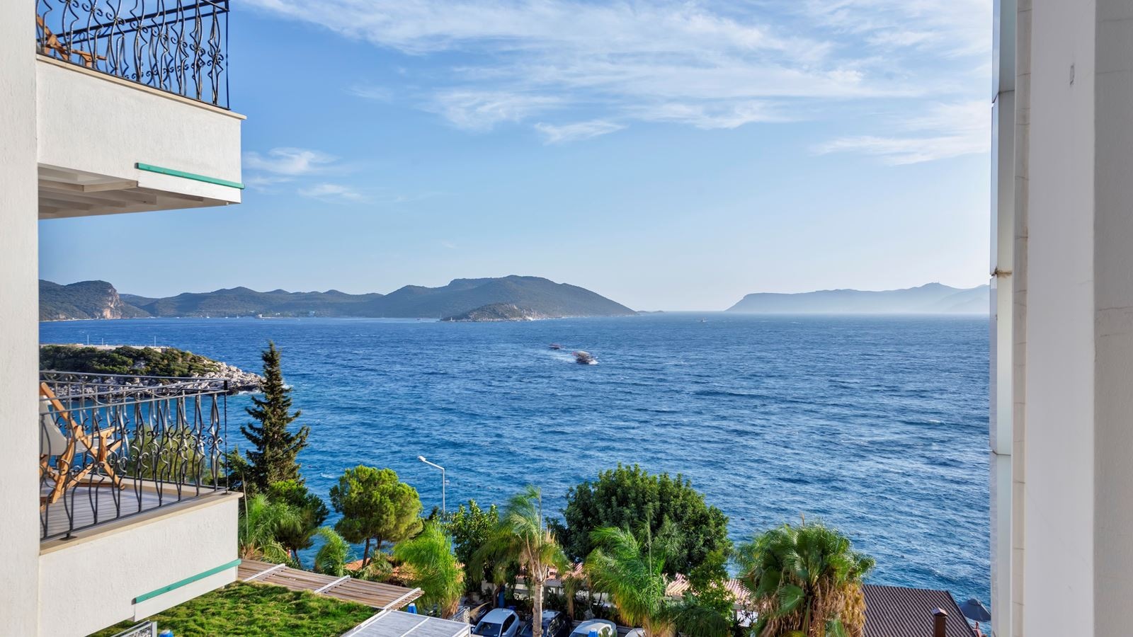 rooms-deluxe-room-sea-side