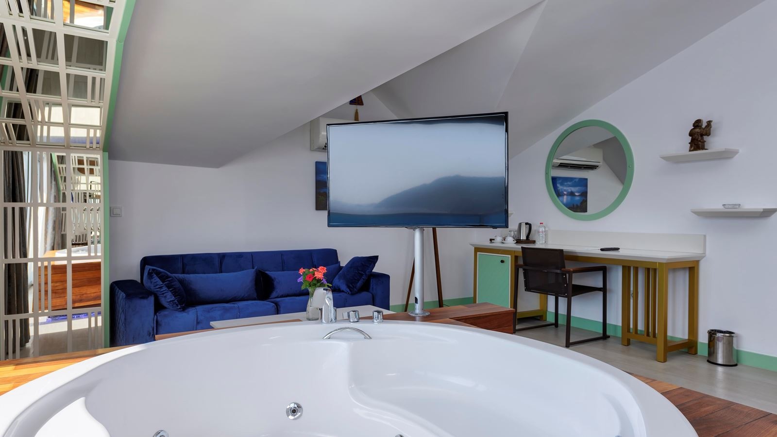 rooms-honeymoon-suite