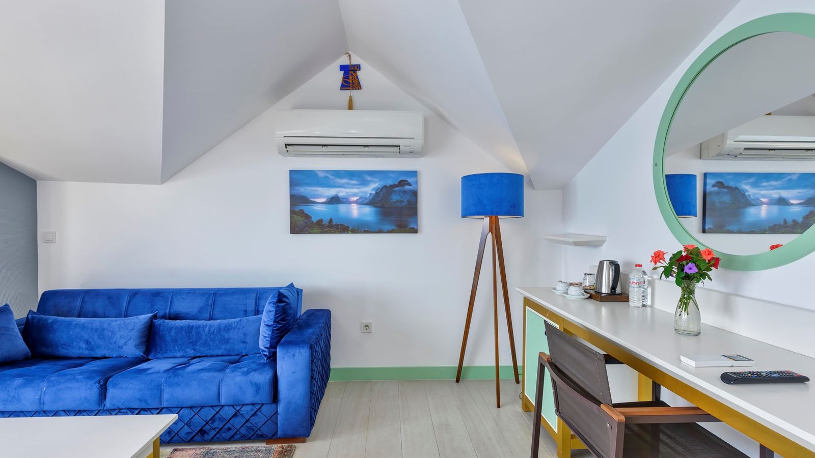 rooms-honeymoon-suite