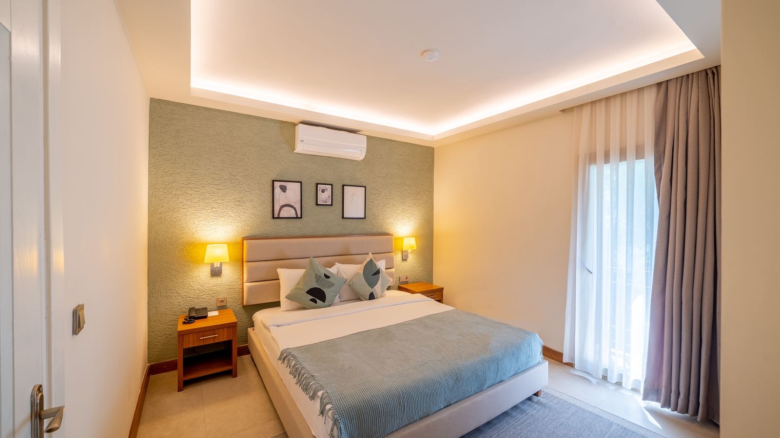 rooms-luxury-suit-room