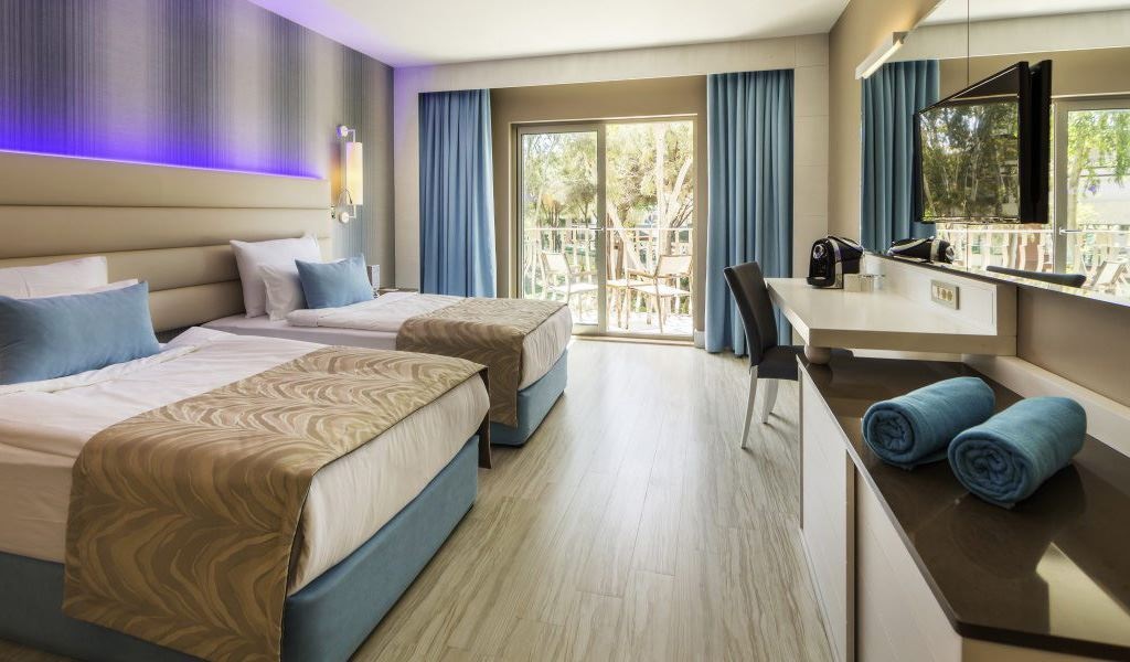 rooms-standard-mainbuilding-room