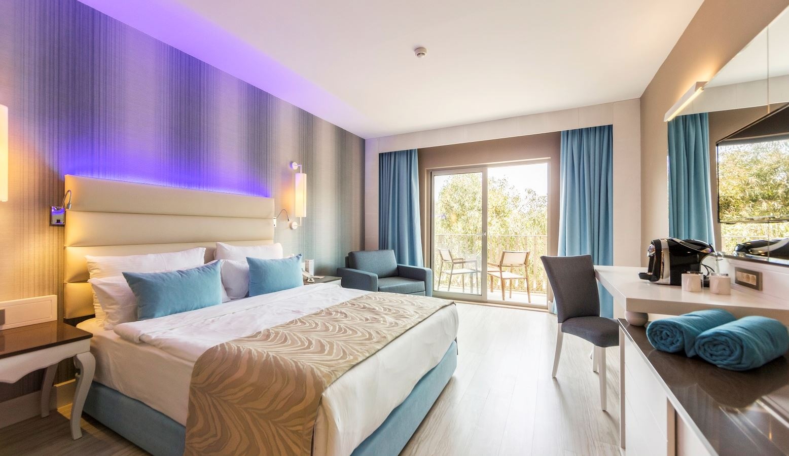 rooms-family-mainbuilding-room