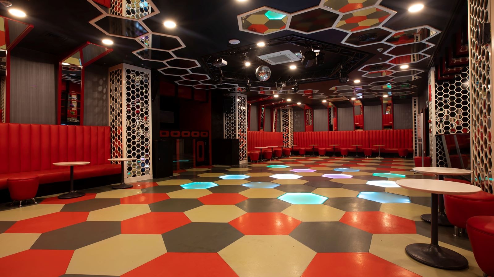 bars-the-colors-night-club