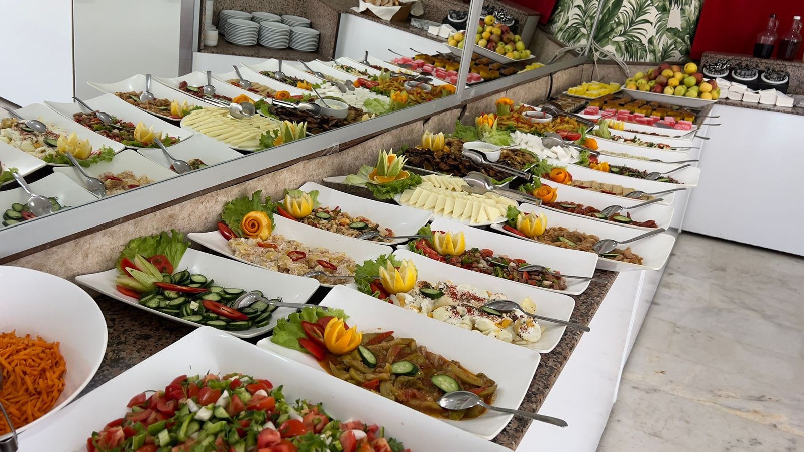 restaurants-main-building