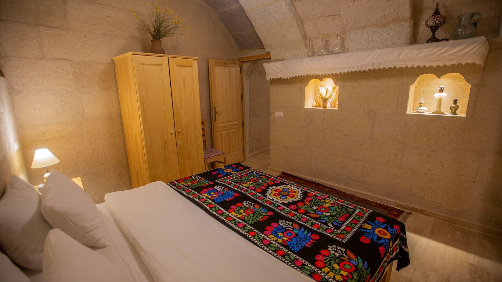 rooms-special-suit-room