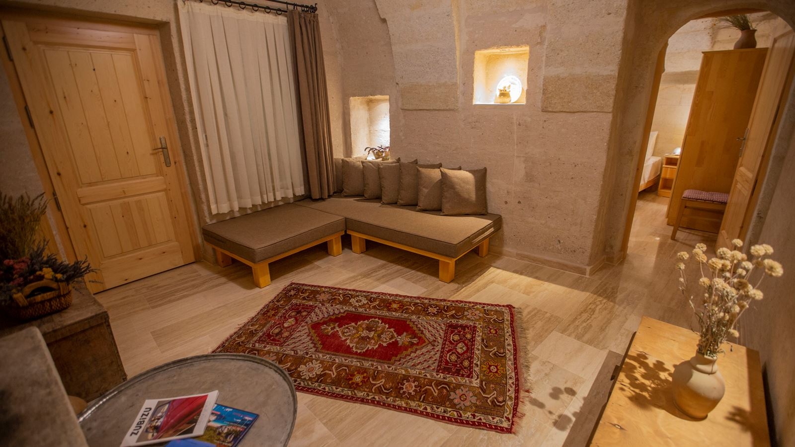 rooms-special-suit-room