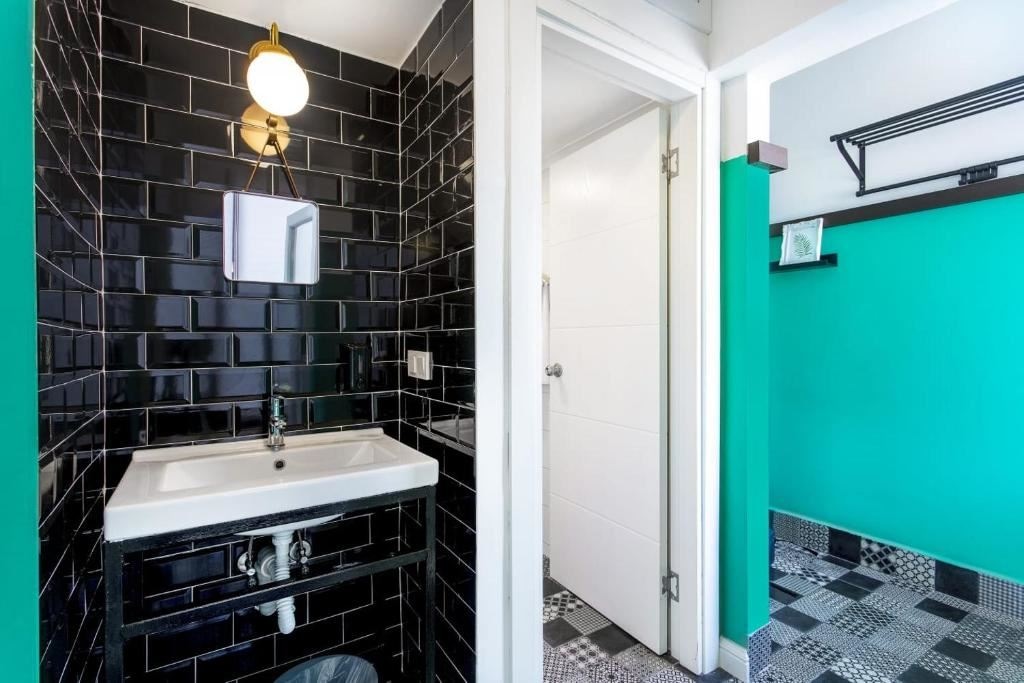 rooms-standard-room-side-sea-view