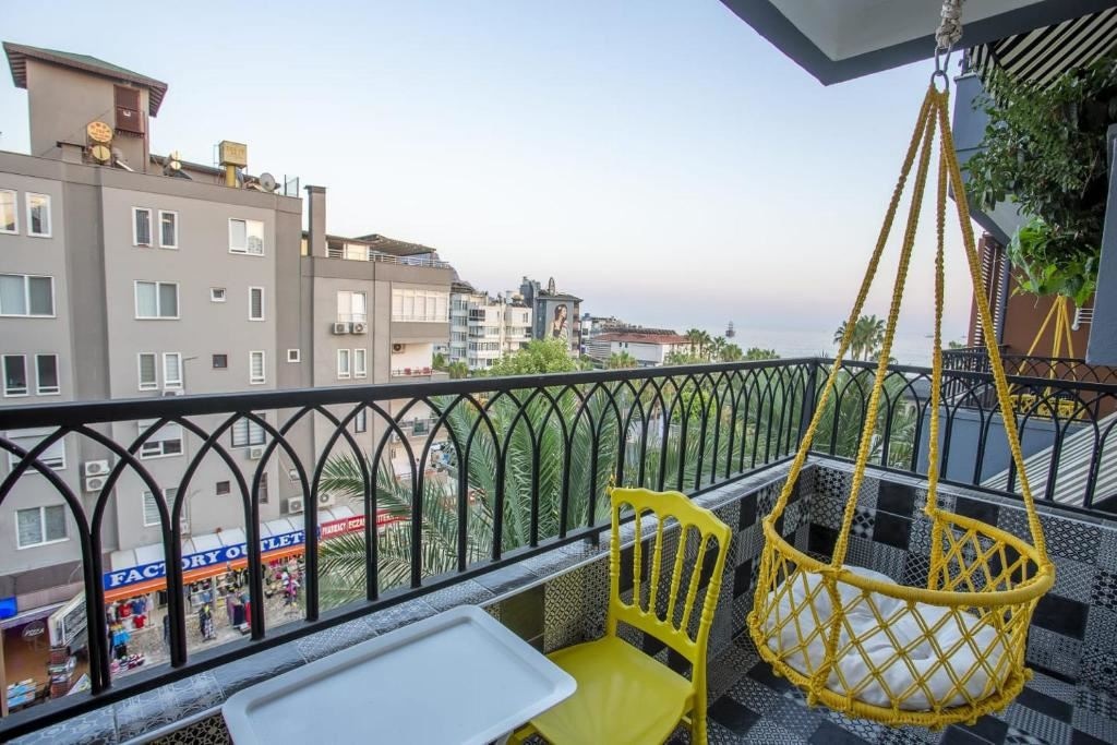 rooms-standard-room-side-sea-view