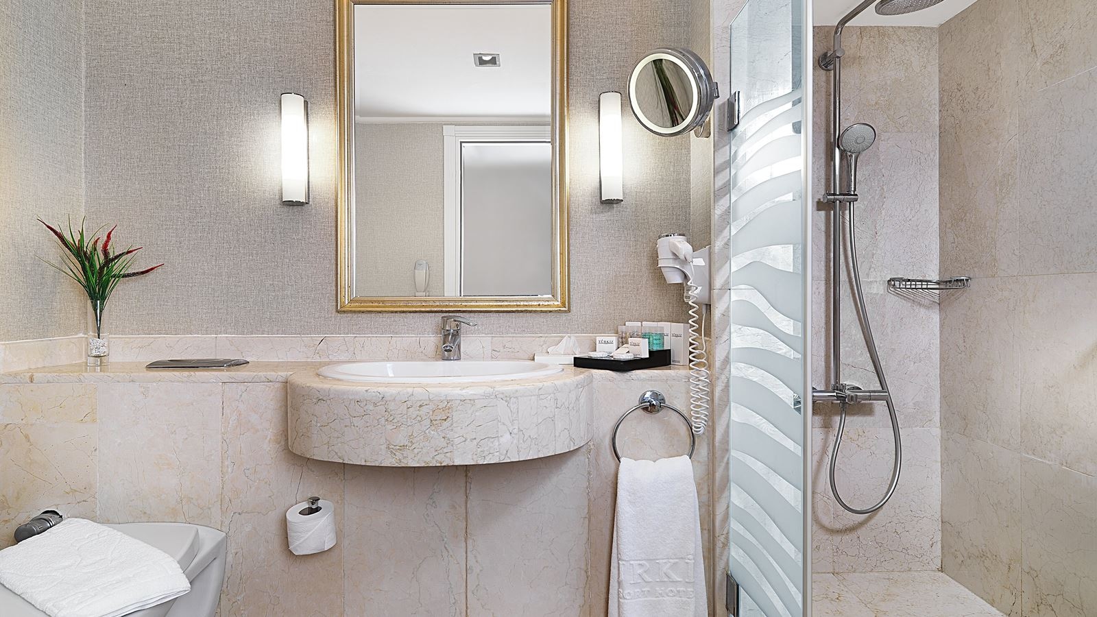 rooms-superior-land-view-room