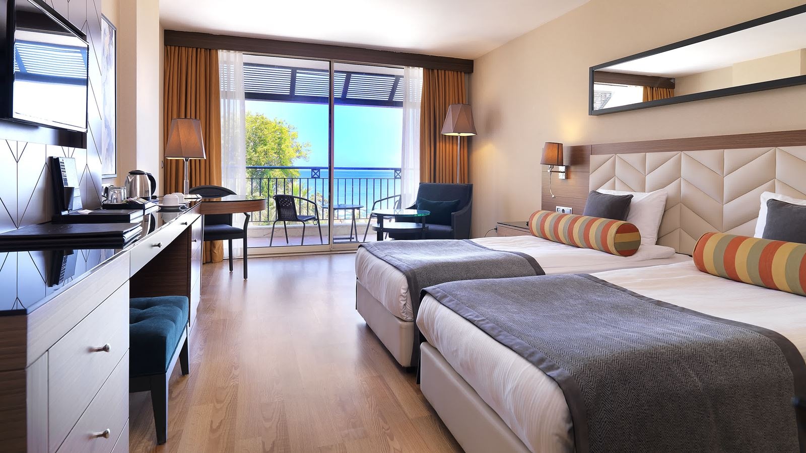 rooms-superior-room-sea-view