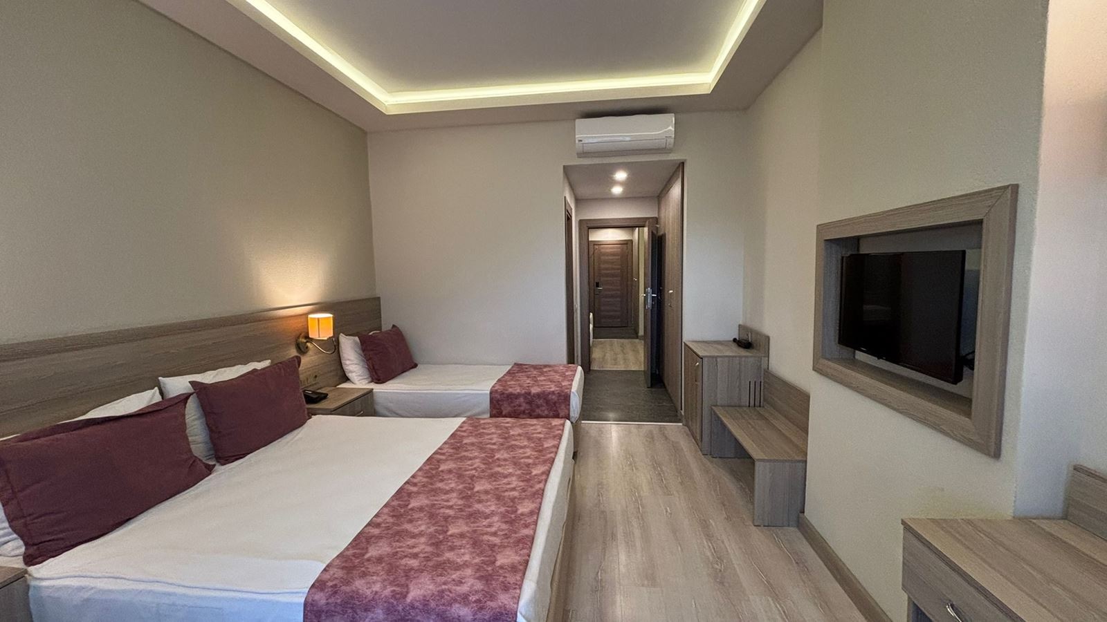 rooms-family-room-with-2-bedrooms-2-bathrooms