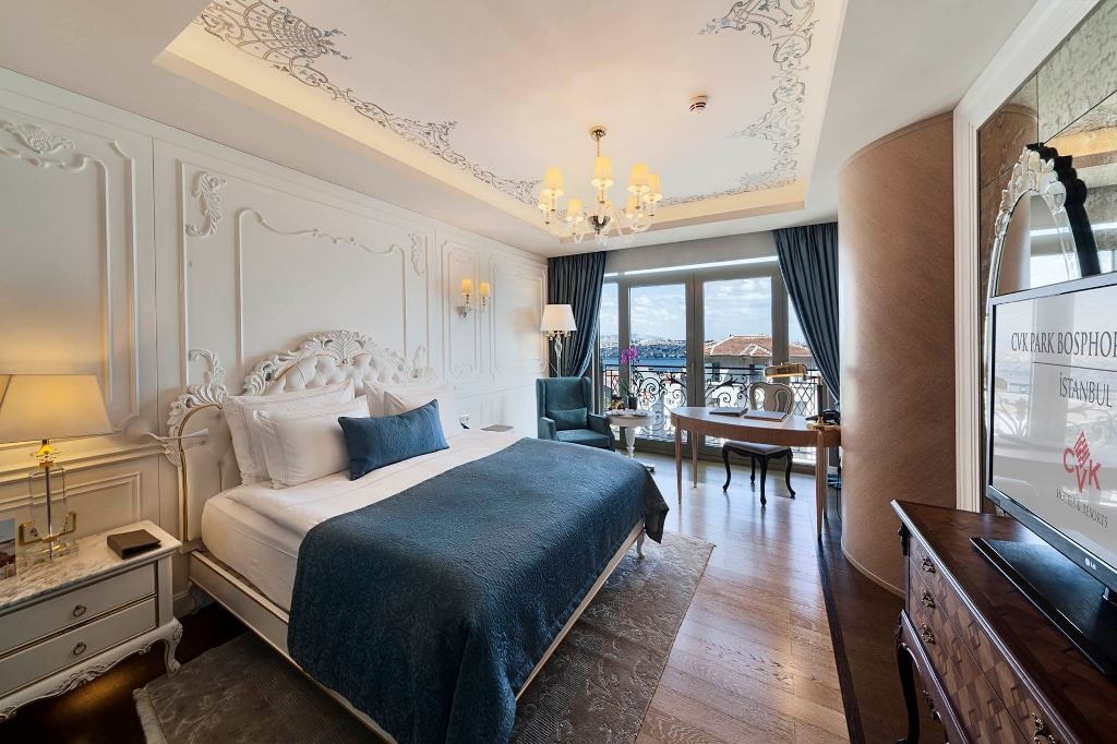 rooms-deluxe-room-bosphorus-view