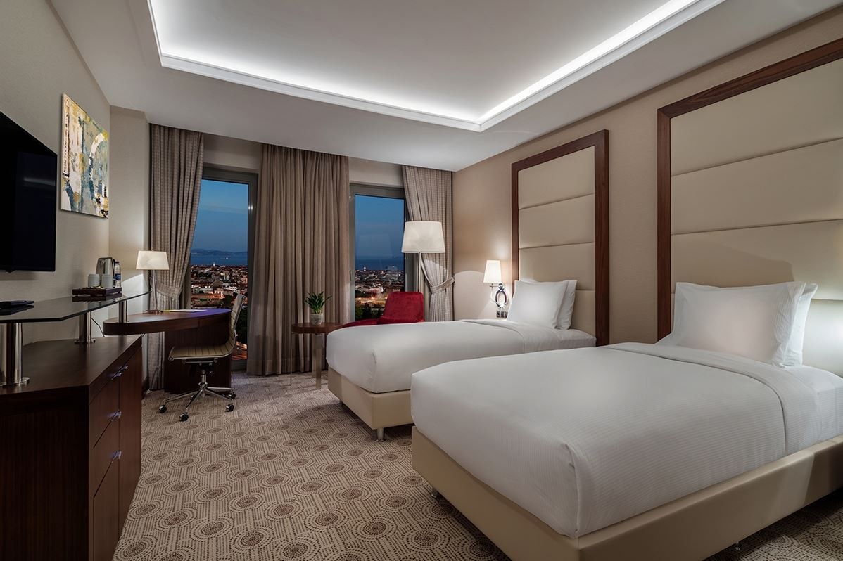 rooms-deluxe-room-sea-view