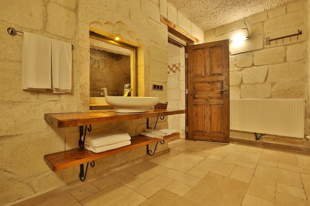 rooms-uzengi-cave-suite