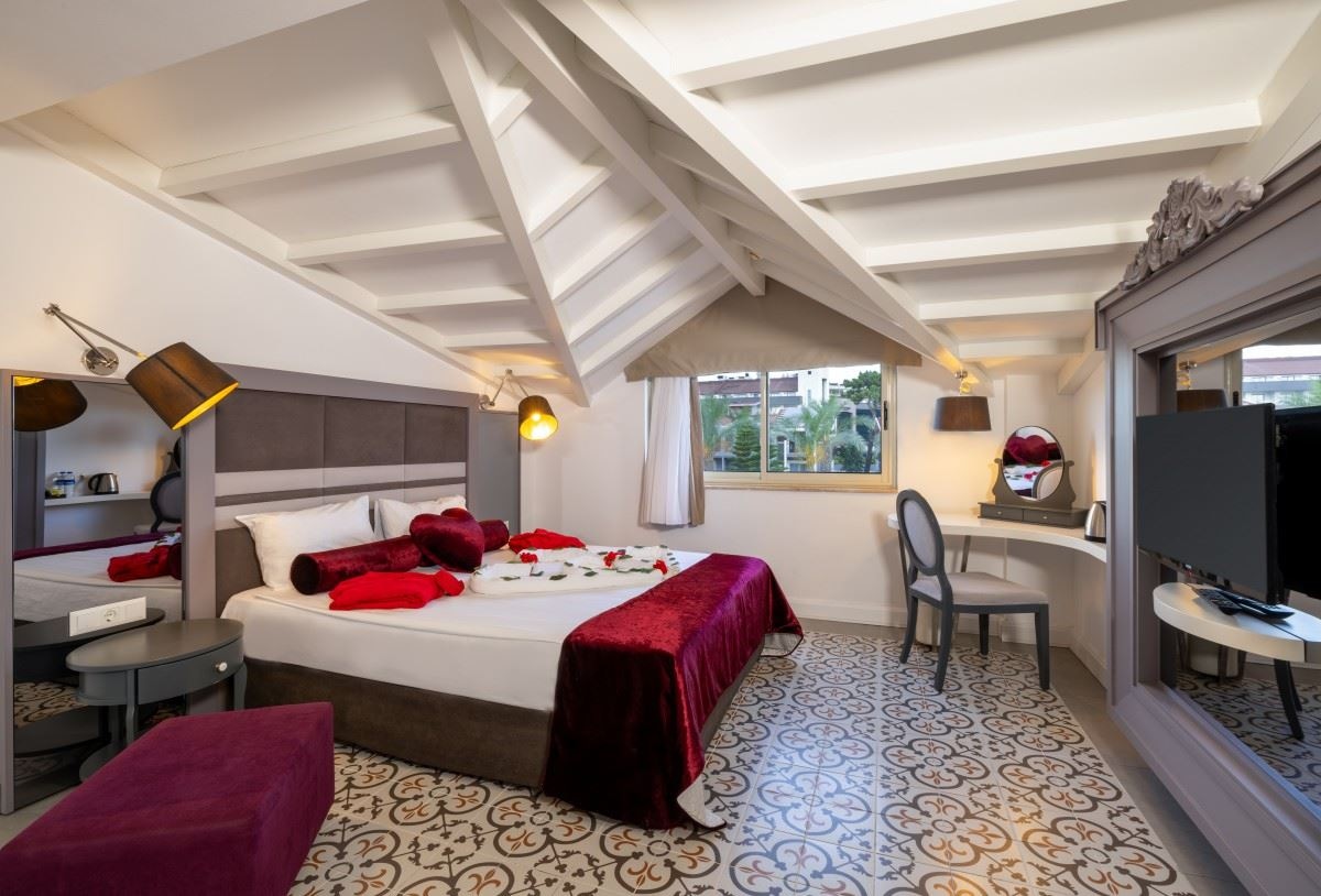 rooms-standard-room-with-terrace-balcony