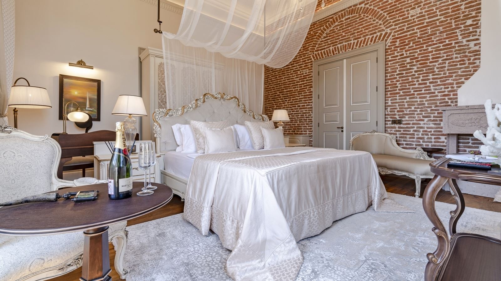 rooms-premium-suit-room