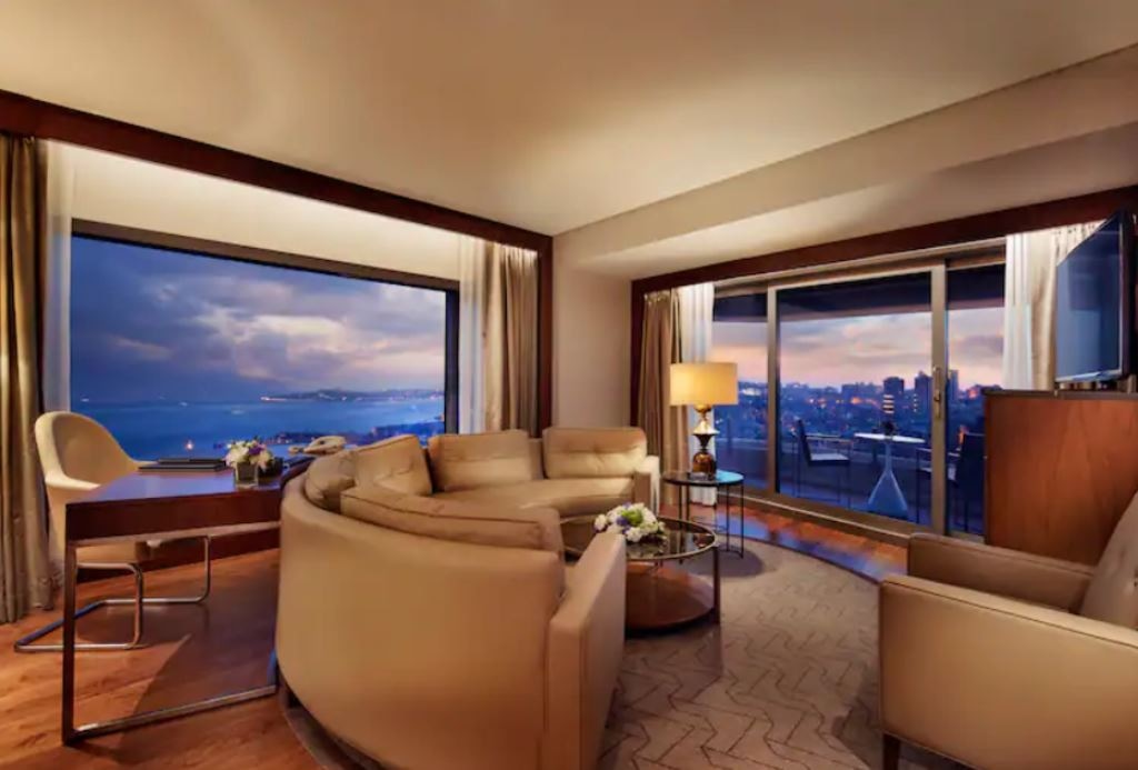 rooms-bosphorus-suite-with-balcony
