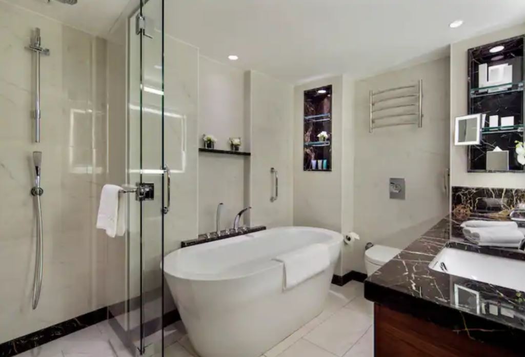 rooms-bosphorus-suite-with-balcony