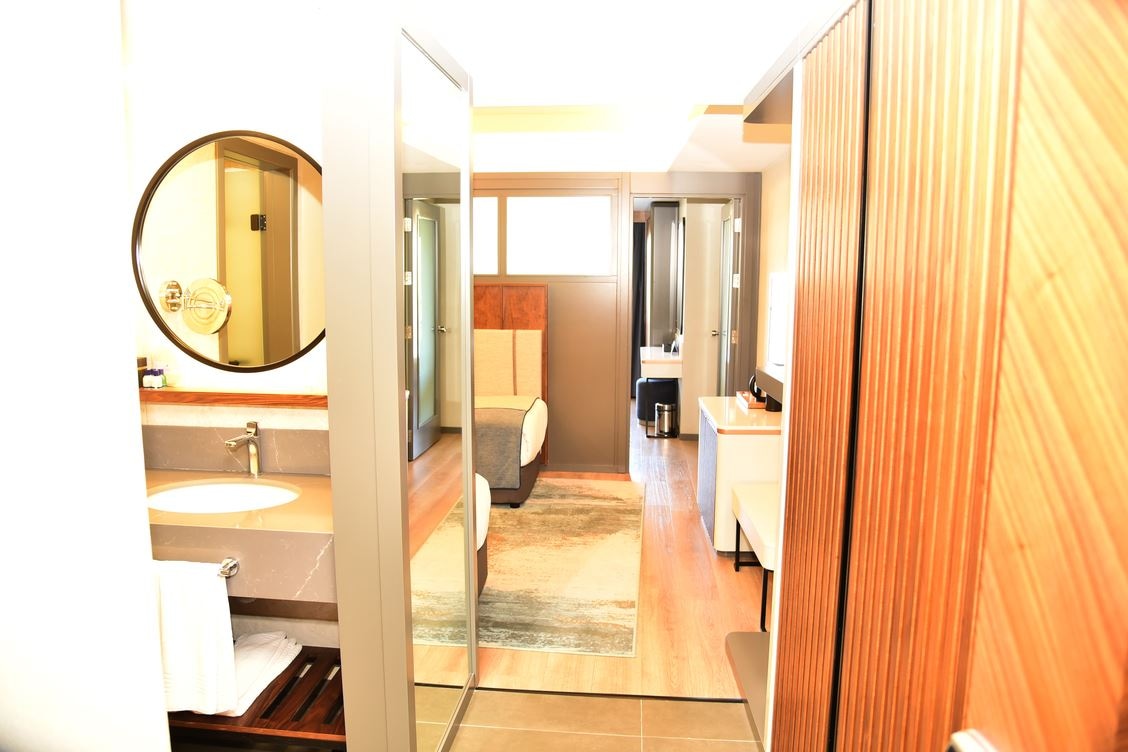 rooms-family-side-sea-view-room-with-1-bathroom