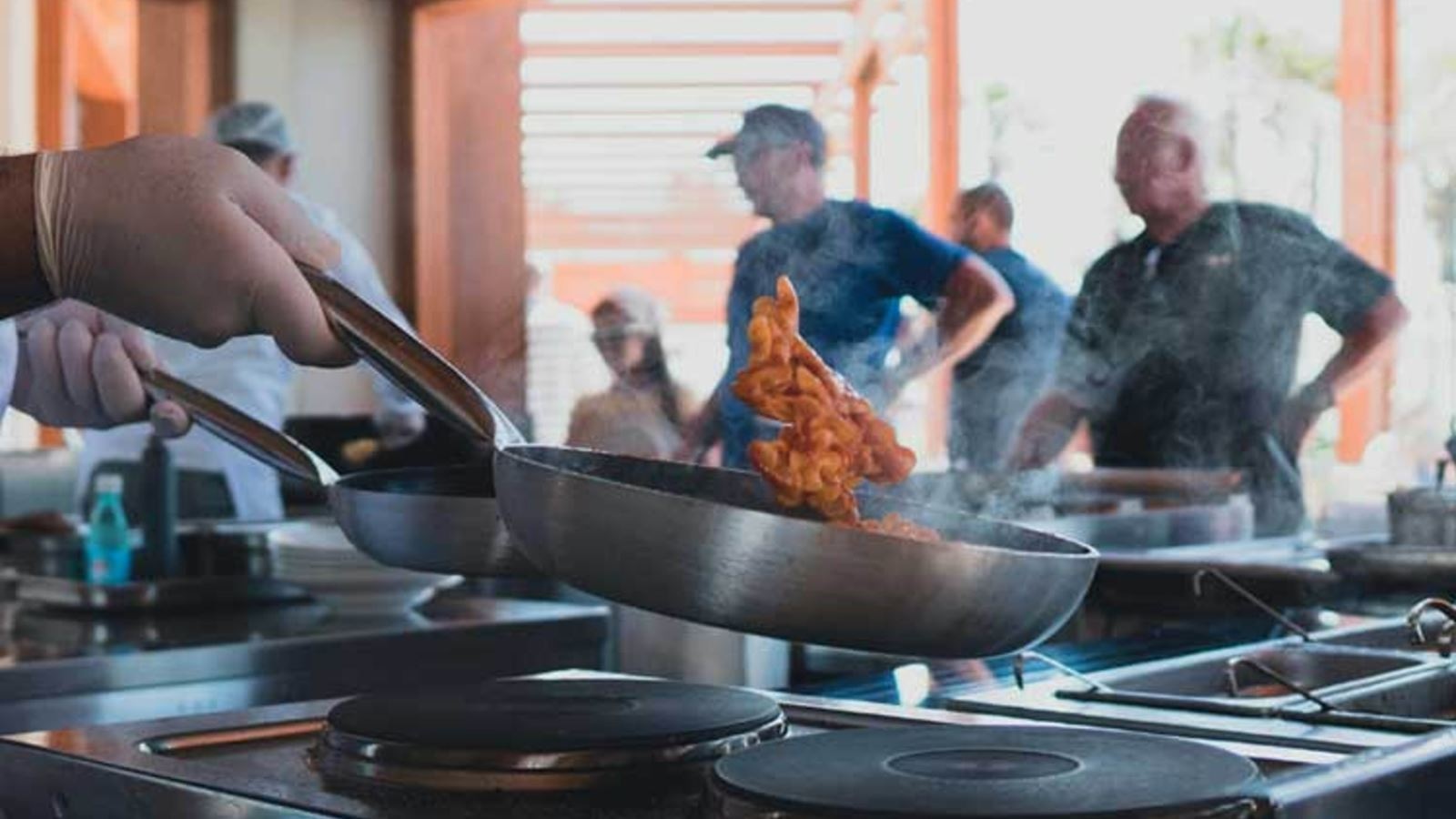 restaurants-enjoy-snack