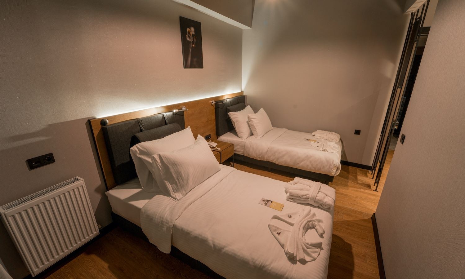 rooms-deluxe-double-room-mountain-view