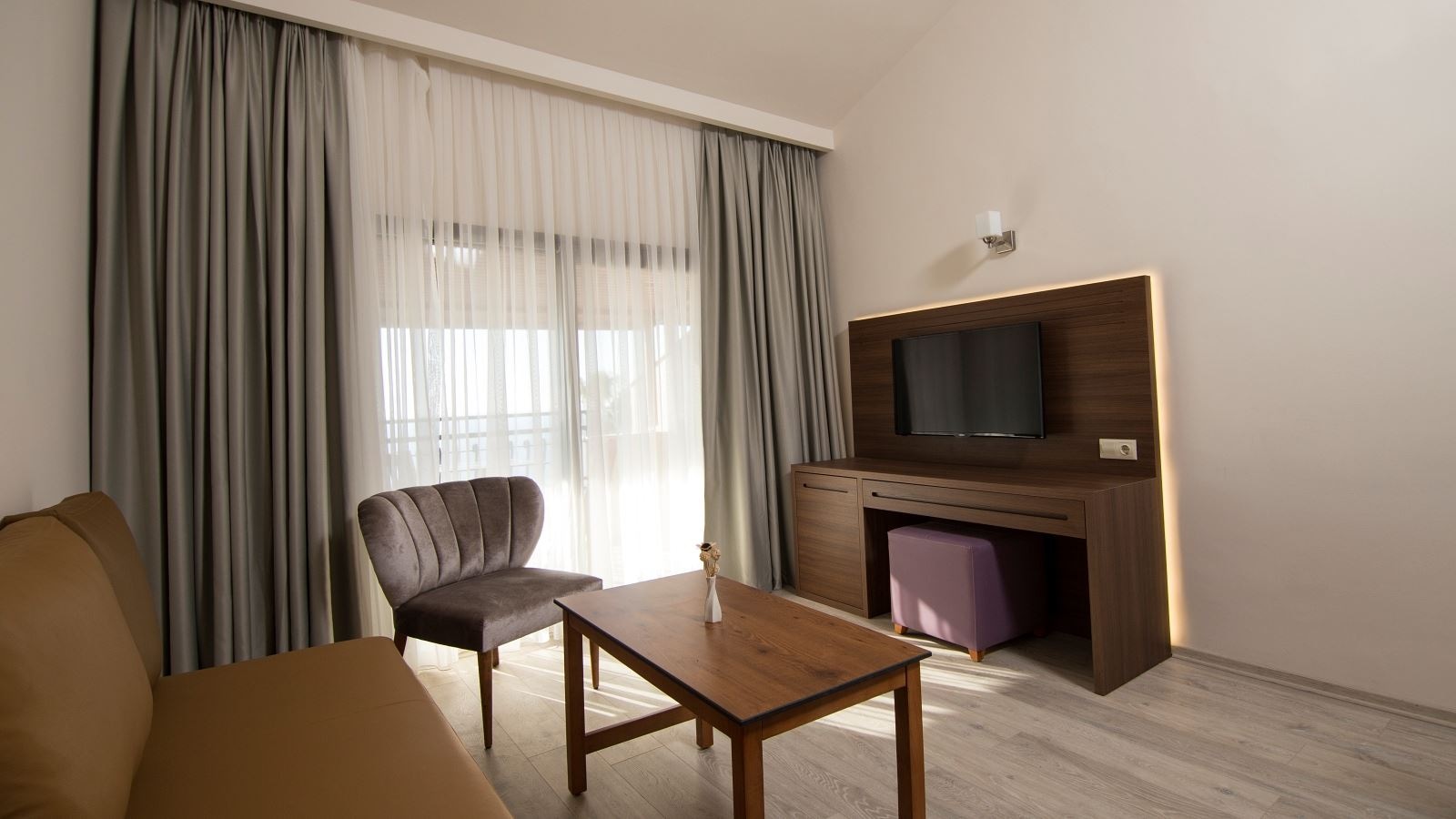 rooms-suite-room