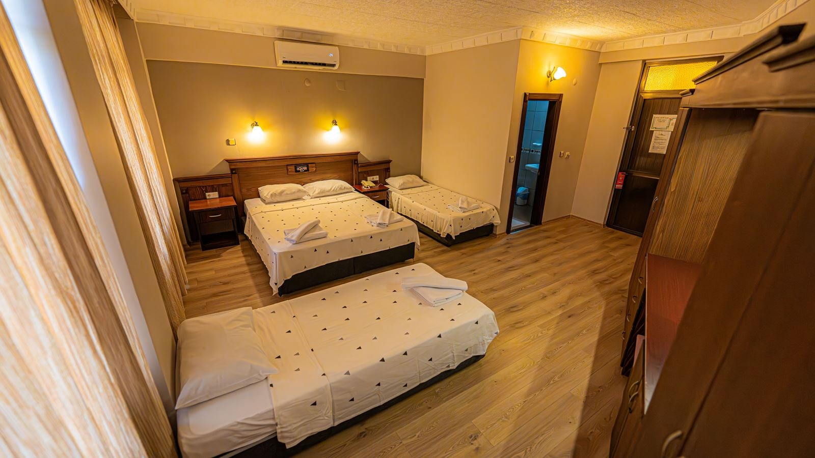 rooms-family-room-one-bedroom