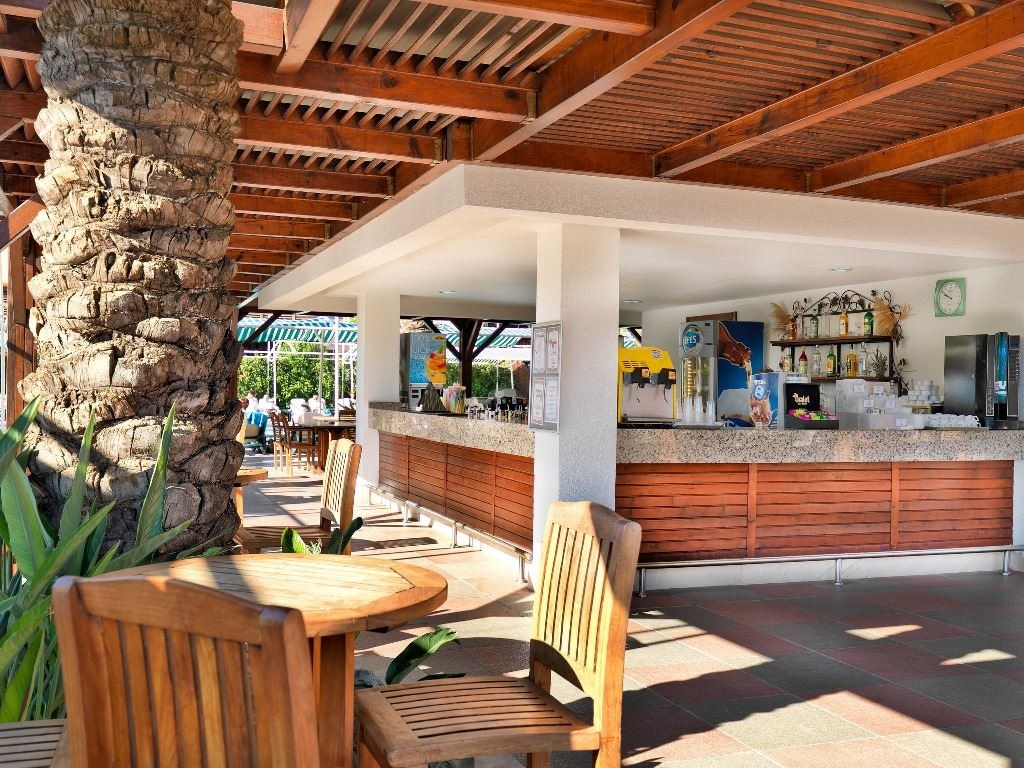 bars-beach-bar